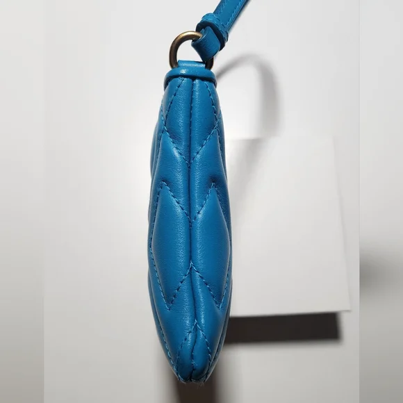 Miu Miu Pochette. Super puffy. - Picture 4 of 16